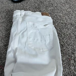 white american eagle skinny jeans!
